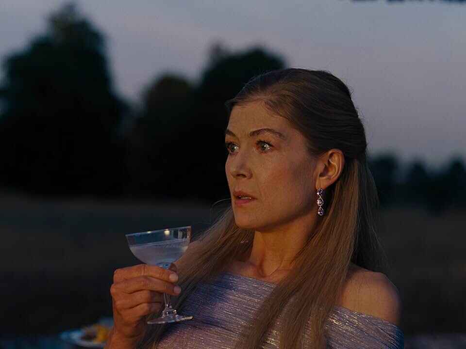 Rosamund Pike